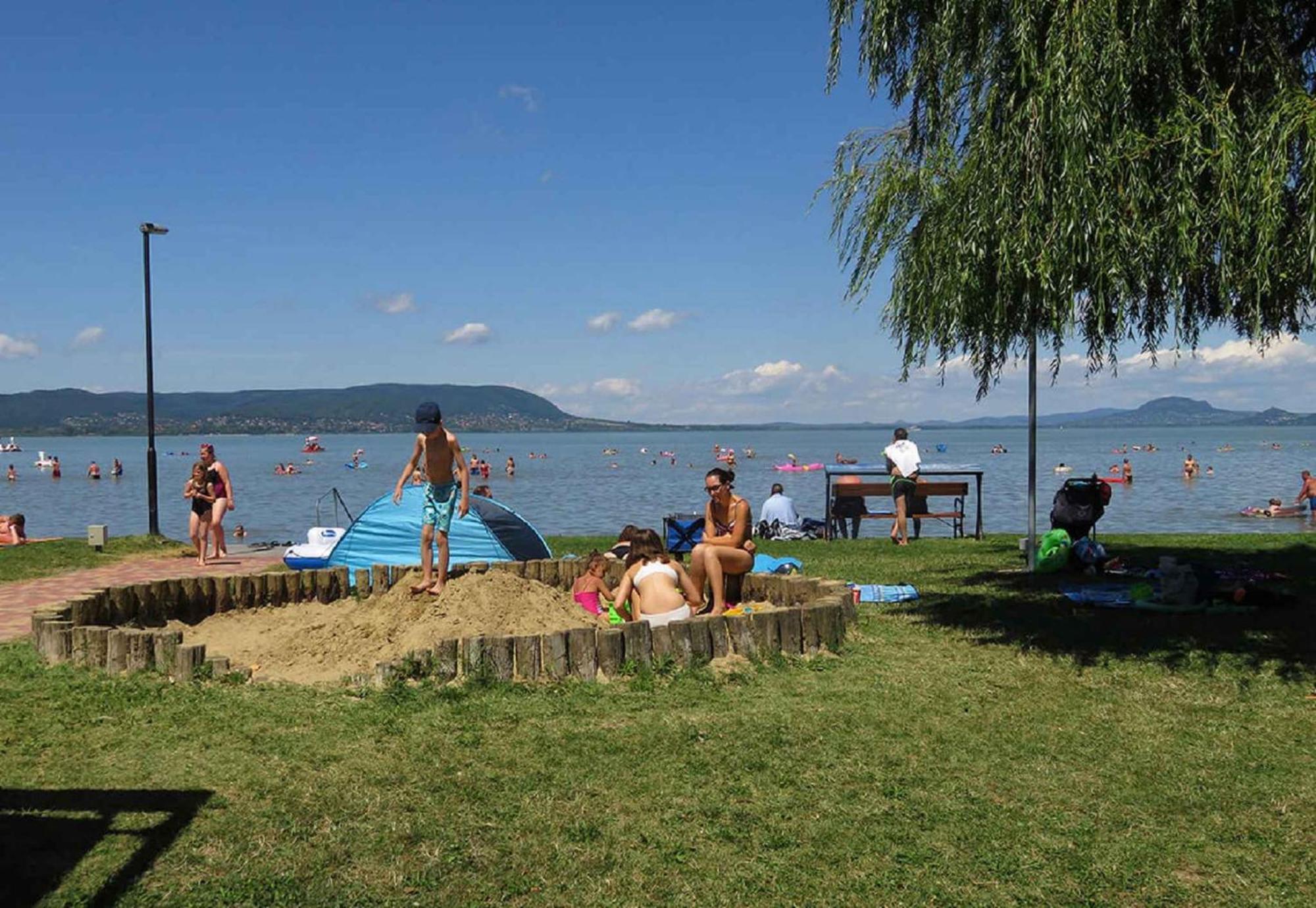 Holiday Homes In Balatonmariafuerdo 48114 Bagian luar foto