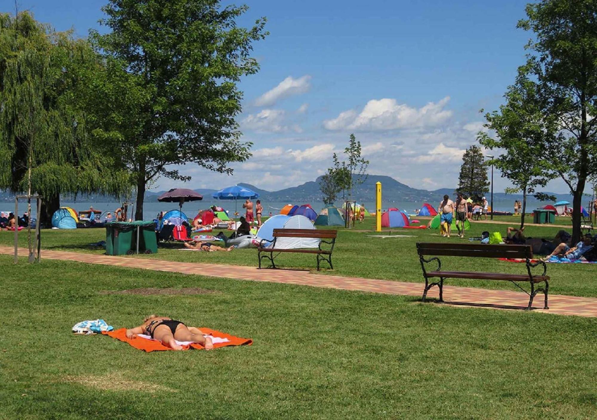 Holiday Homes In Balatonmariafuerdo 48114 Bagian luar foto